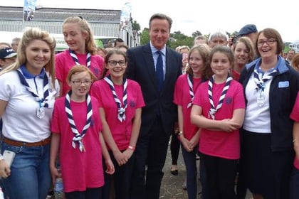 Girl Guides meet Prime Minister