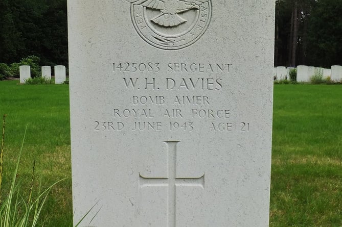 Gravestone of WH Davies subject to appeal from John Heideman in letter to the Beacon