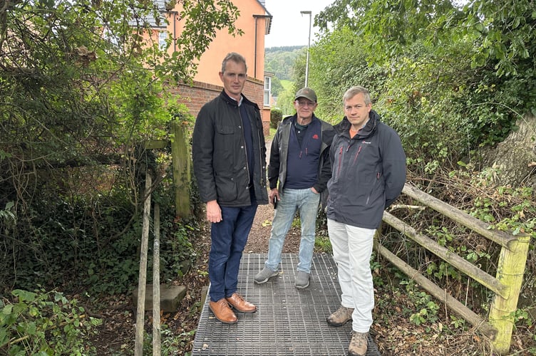 David Davies MP with Charles Emes, secretary of King’s Wood Gate Residents’ Association, and resident Chris Baber.