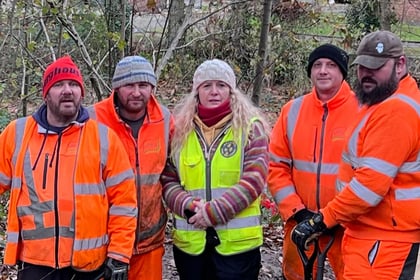 Volunteers brave cold to make Forest town footpath safer for women and girls 