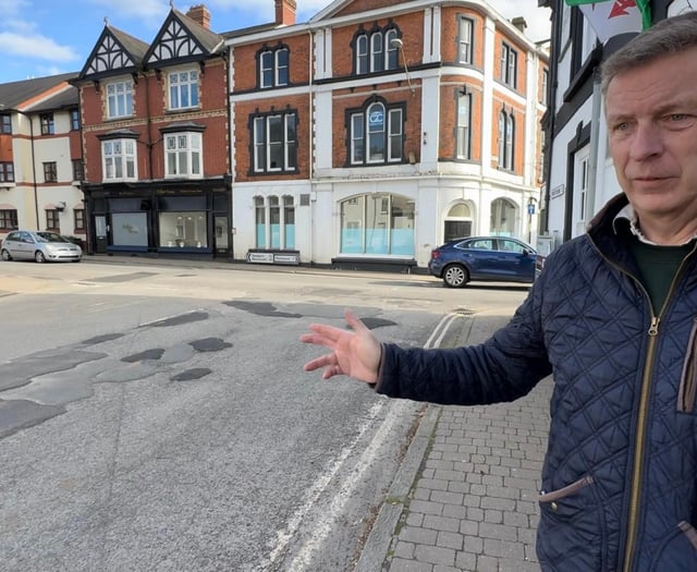 Usk councillor calls for action on potholes from MCC