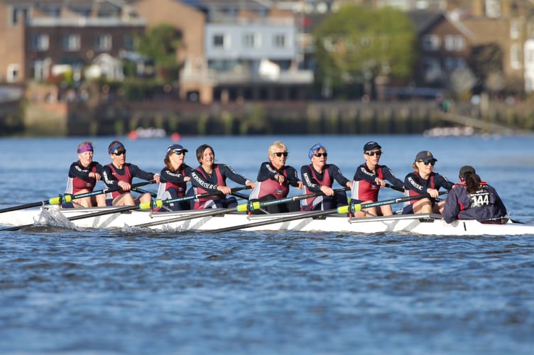 Monmouth RC's MF women's boat push on around Chiswick Eyot