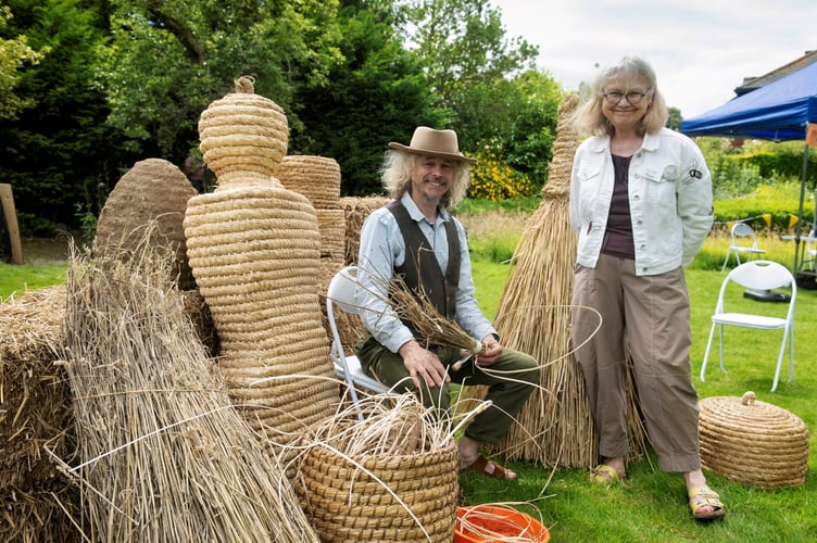 Nicola Bradbear chats with skep maker Chris Park from Oxfordshire