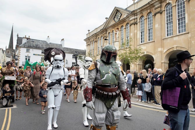 Storm Troopers bring a New Hope to the Carnival parade
