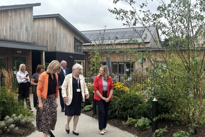 Cabinet Secretary visits groundbreaking care home