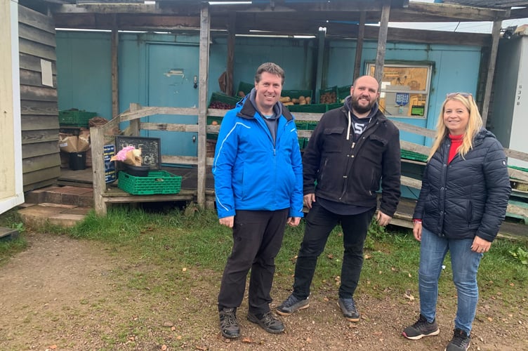 Richard and Jayne chat to Ryan Whittall at Square Farm, Mitchel Troy