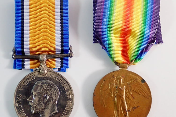 WWI Pair of Gloucester Regiment Medals