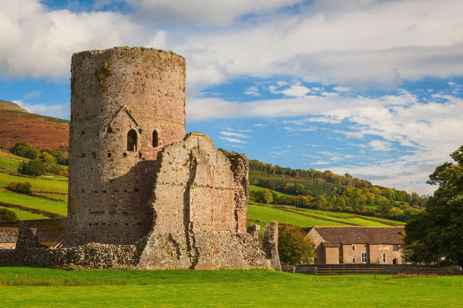 Tretower Castle 
Cadw Sites
SAMN: BR014
NGR: SO184212
Powys
Mid
Castles
Medieval
Defence
Historic Sites