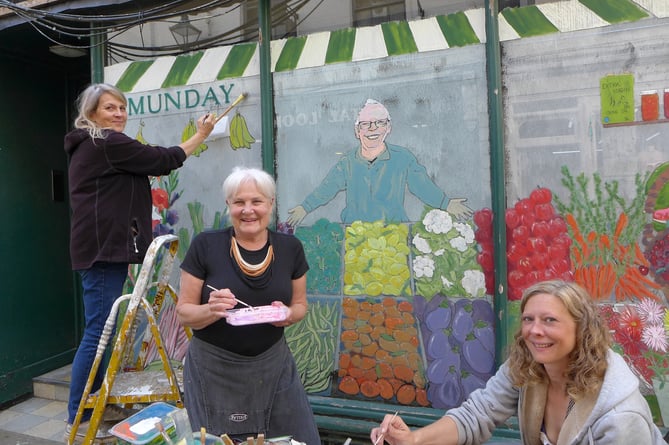 Living Windows artists in Church Street