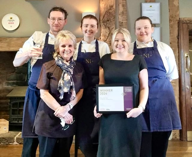 Pub raises glass to another top  award