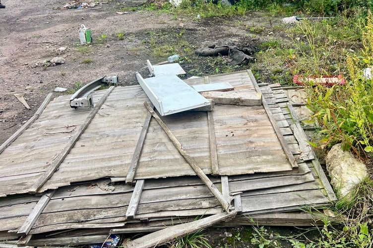 Fencing dumped the roadside